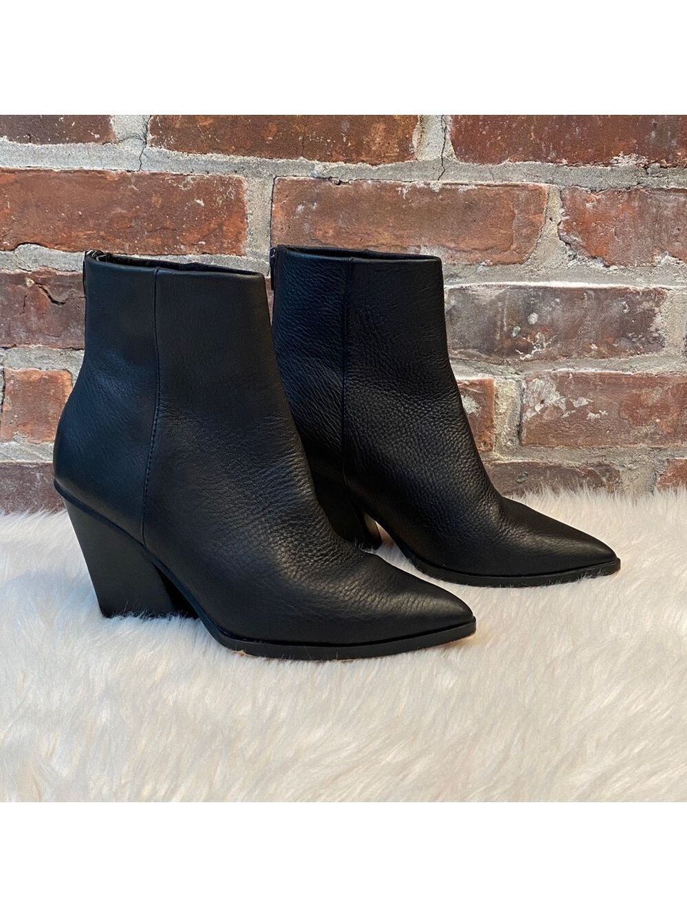 Dolce Vita Issa Black Leather Pointed-Toe Ankle Booties, Size 7.5 - Picture 5 of 17